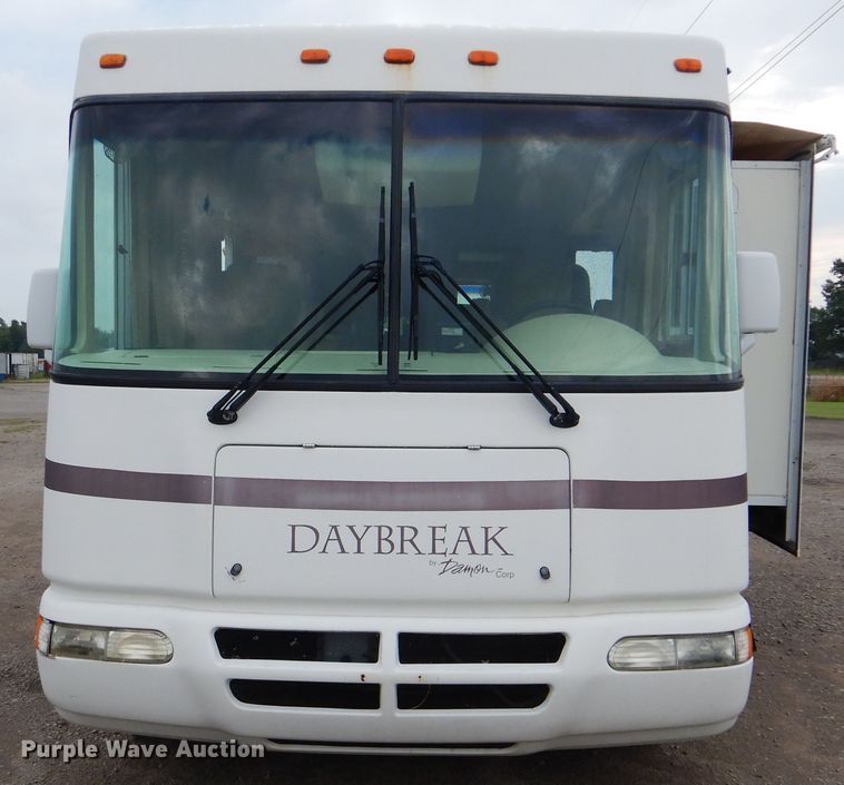 image for item GM9109 2002 Damon Daybreak  RV
