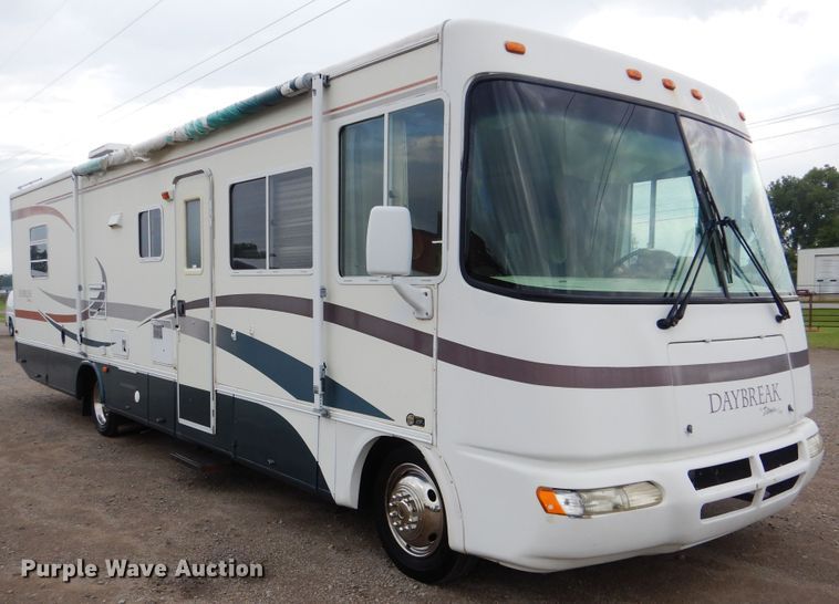 image for item GM9109 2002 Damon Daybreak  RV