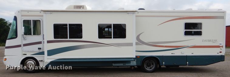 image for item GM9109 2002 Damon Daybreak  RV