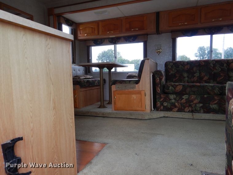 image for item GM9109 2002 Damon Daybreak  RV