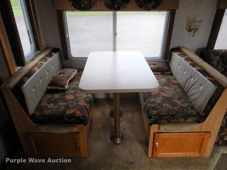 image for item GM9109 2002 Damon Daybreak  RV