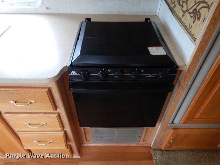 image for item GM9109 2002 Damon Daybreak  RV