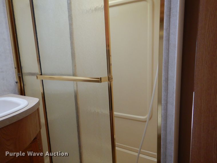 image for item GM9109 2002 Damon Daybreak  RV