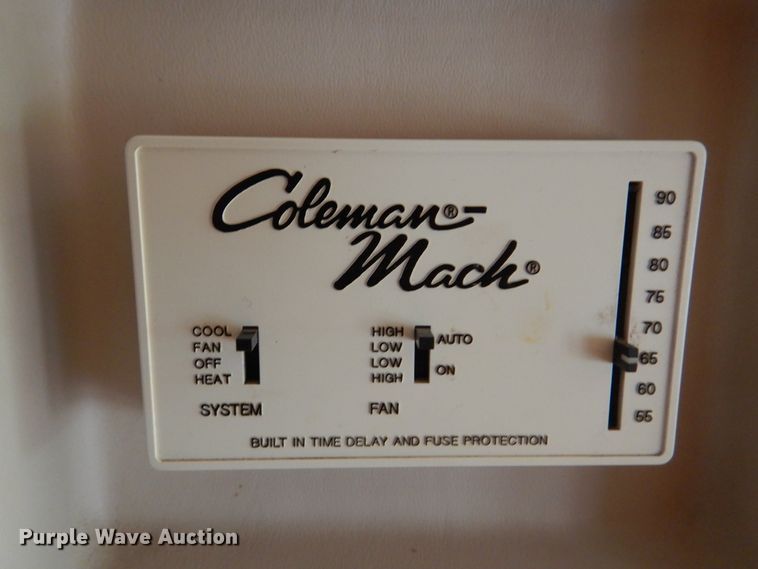 image for item GM9109 2002 Damon Daybreak  RV