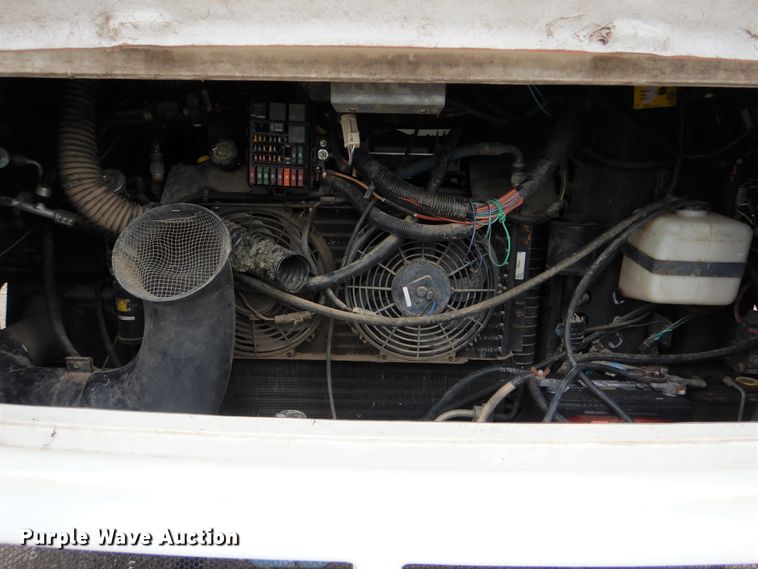 image for item GM9109 2002 Damon Daybreak  RV