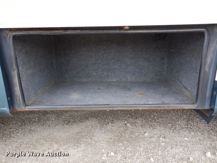 image for item GM9109 2002 Damon Daybreak  RV