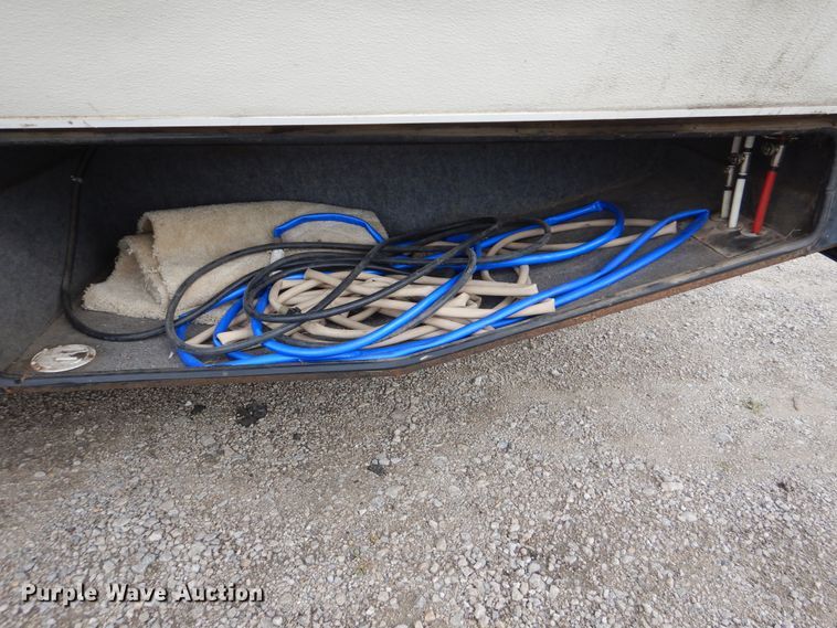 image for item GM9109 2002 Damon Daybreak  RV