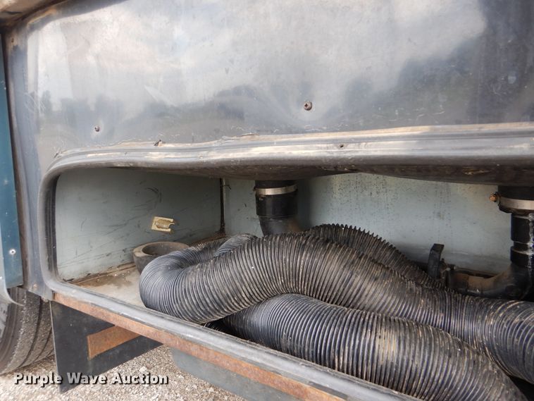 image for item GM9109 2002 Damon Daybreak  RV