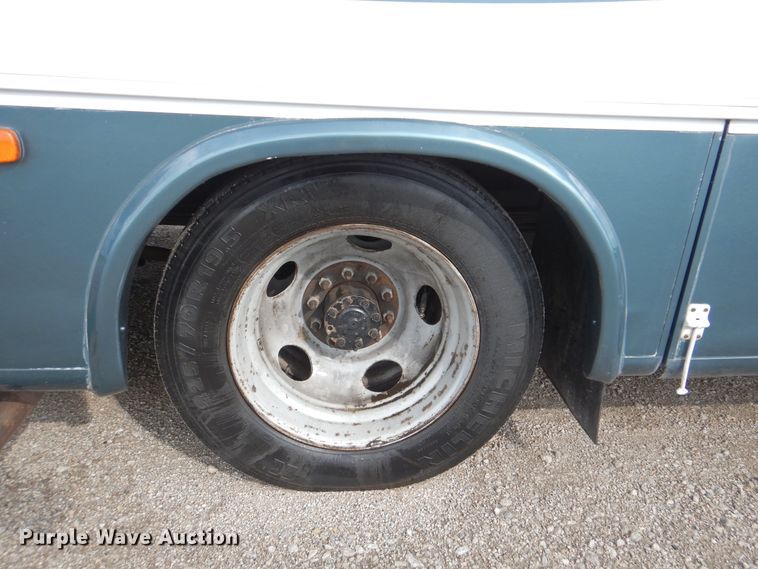 image for item GM9109 2002 Damon Daybreak  RV