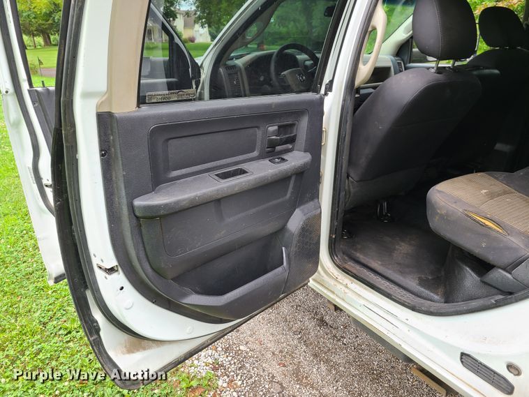 image for item GO9310 2011 Dodge Ram 5500  flatbed truck