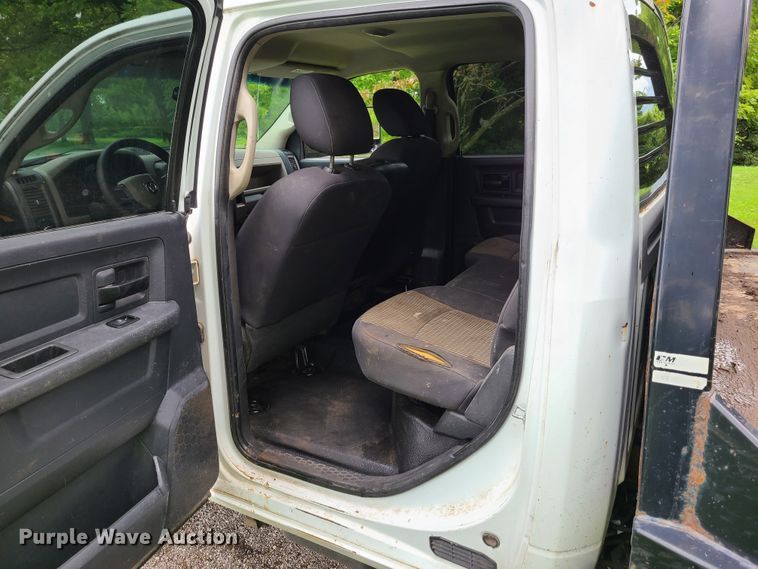 image for item GO9310 2011 Dodge Ram 5500  flatbed truck