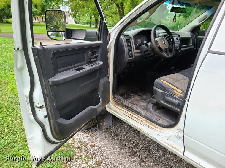 image for item GO9310 2011 Dodge Ram 5500  flatbed truck