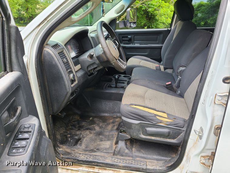 image for item GO9310 2011 Dodge Ram 5500  flatbed truck