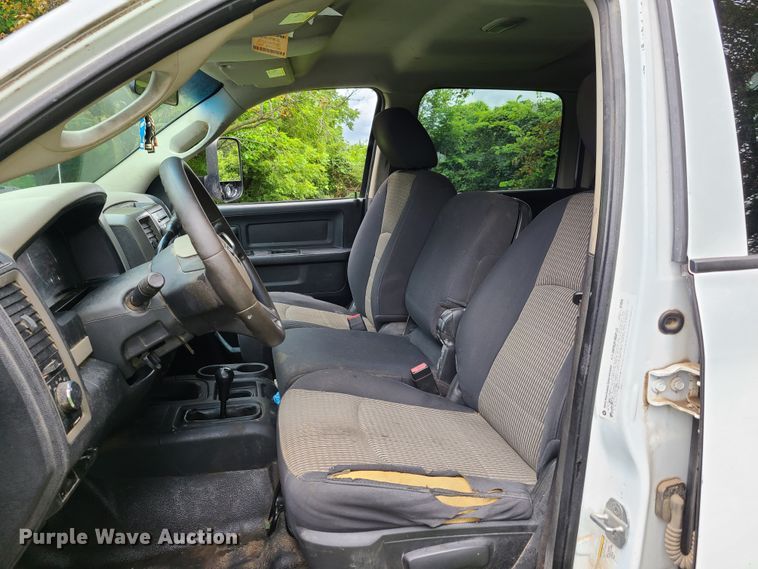 image for item GO9310 2011 Dodge Ram 5500  flatbed truck