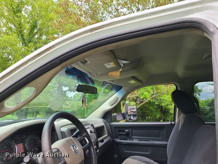 image for item GO9310 2011 Dodge Ram 5500  flatbed truck