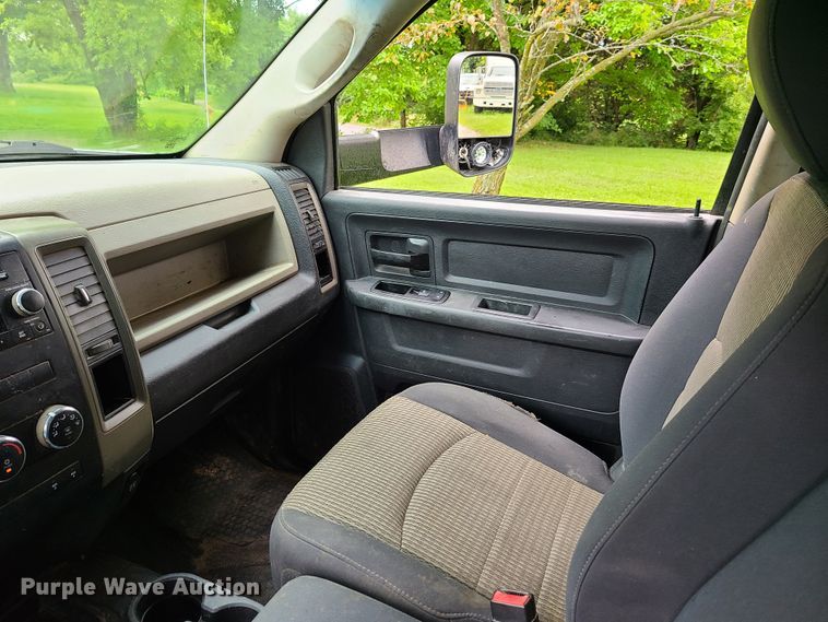 image for item GO9310 2011 Dodge Ram 5500  flatbed truck