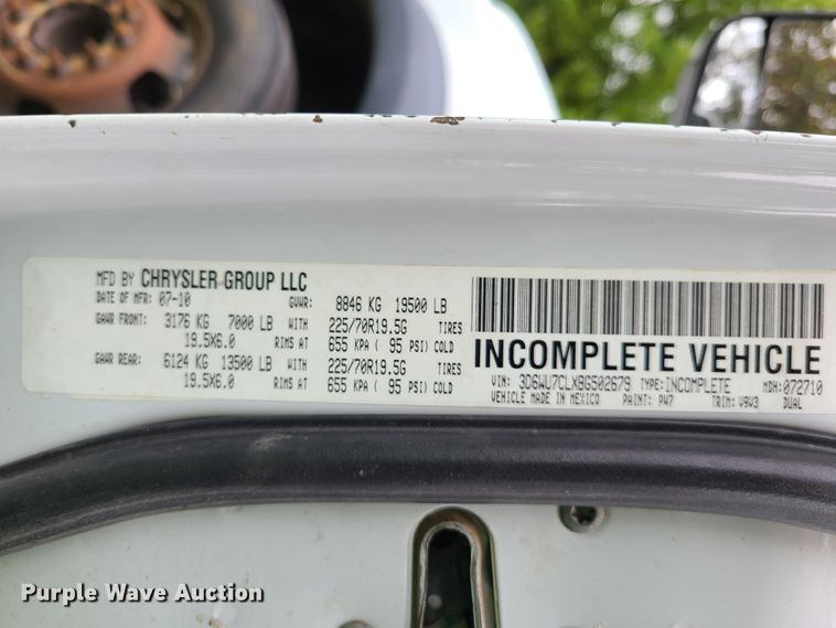 image for item GO9310 2011 Dodge Ram 5500  flatbed truck