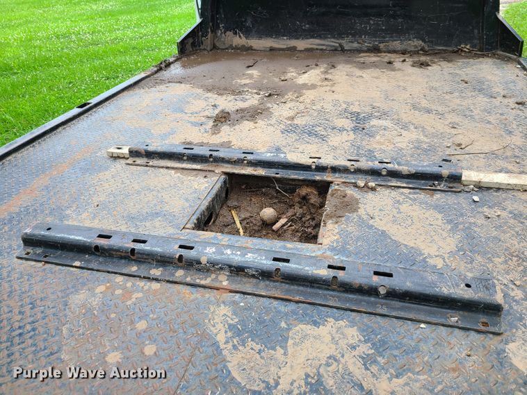 image for item GO9310 2011 Dodge Ram 5500  flatbed truck