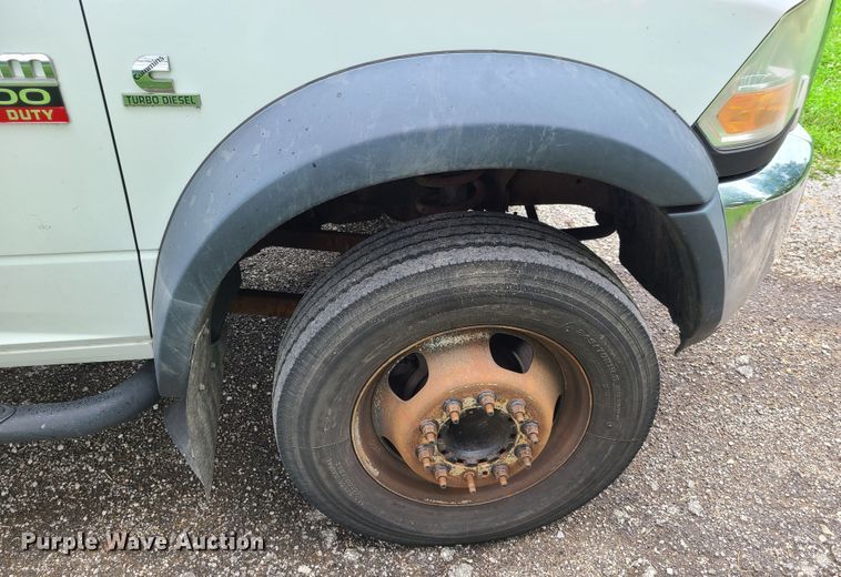 image for item GO9310 2011 Dodge Ram 5500  flatbed truck