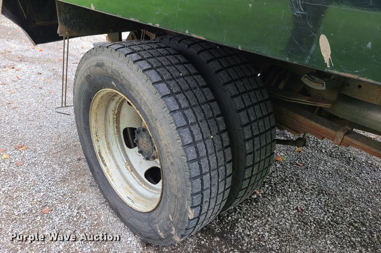 image for item GO9310 2011 Dodge Ram 5500  flatbed truck