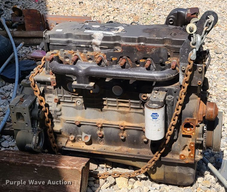 image for item GP9225 (2) six cylinder diesel engines