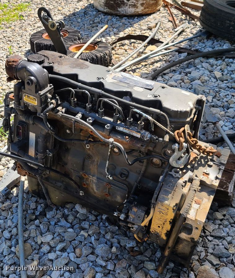 image for item GP9225 (2) six cylinder diesel engines