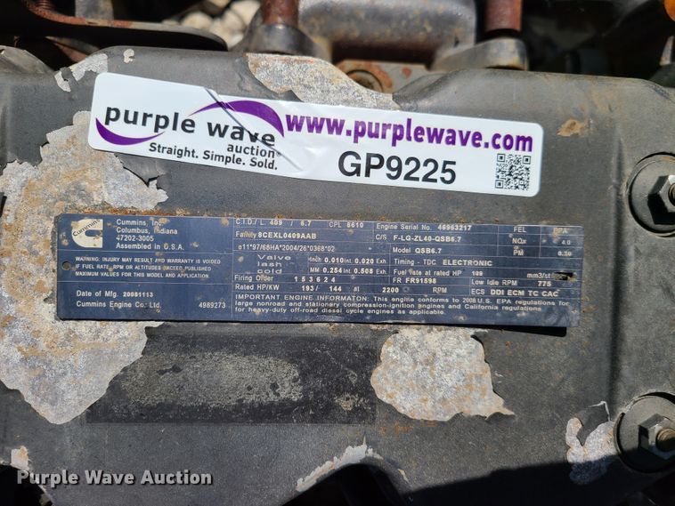 image for item GP9225 (2) six cylinder diesel engines