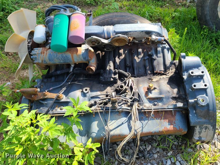 image for item GP9225 (2) six cylinder diesel engines