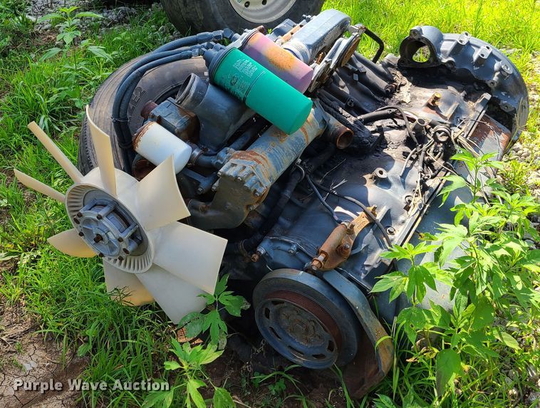 image for item GP9225 (2) six cylinder diesel engines