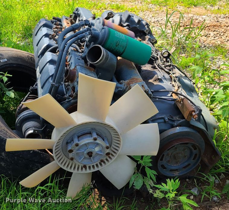 image for item GP9225 (2) six cylinder diesel engines