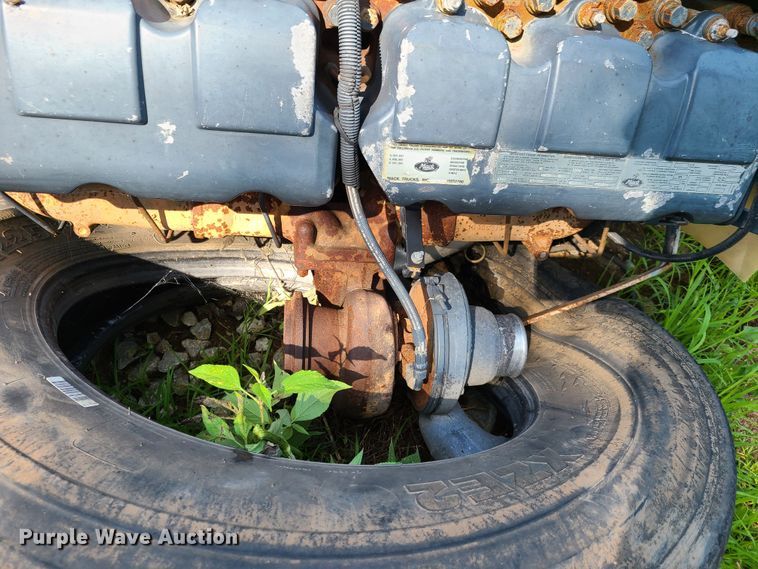 image for item GP9225 (2) six cylinder diesel engines