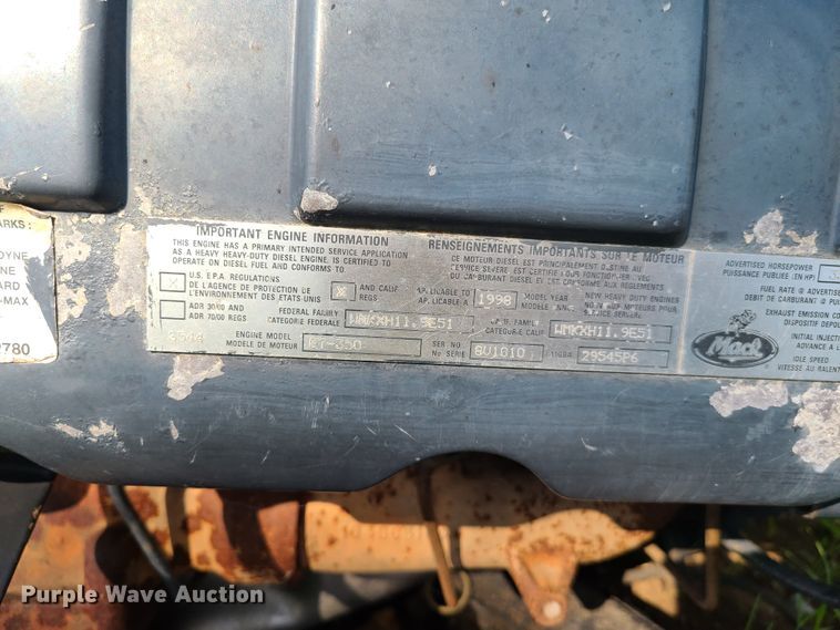 image for item GP9225 (2) six cylinder diesel engines