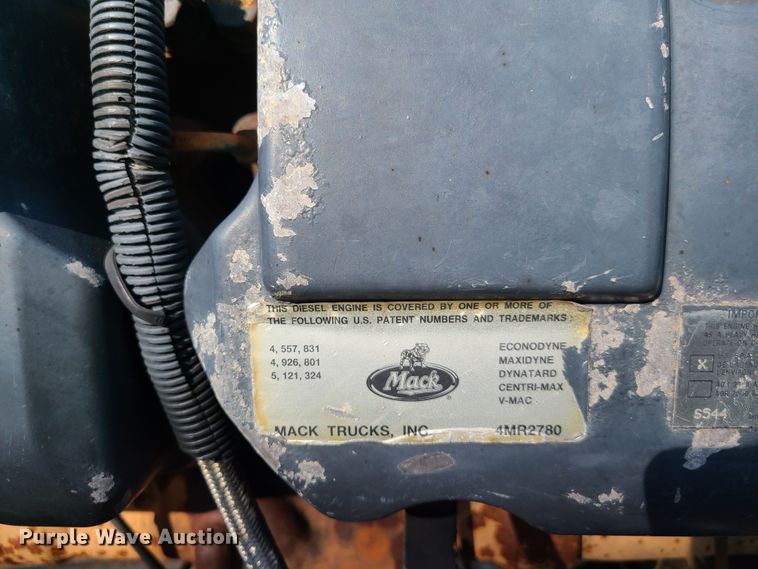 image for item GP9225 (2) six cylinder diesel engines