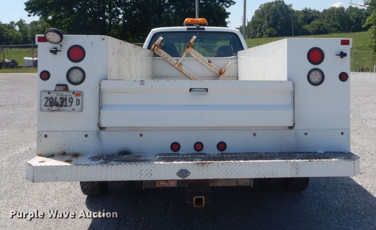 image for item GV9118 2004 Ford F550 Super Duty XL  utility truck