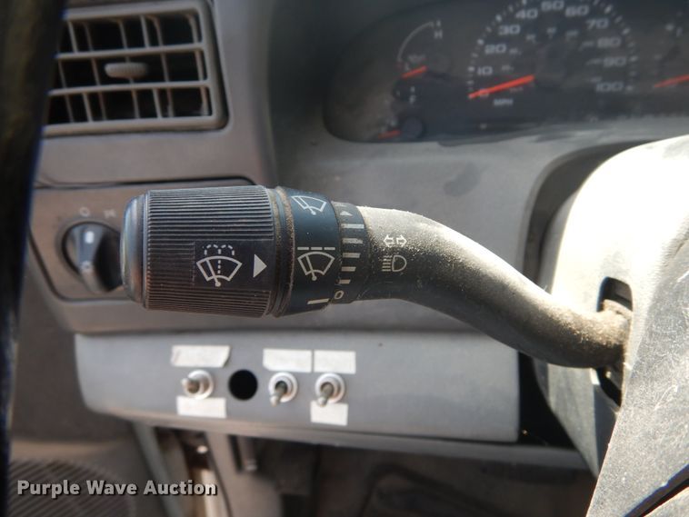 image for item GV9118 2004 Ford F550 Super Duty XL  utility truck