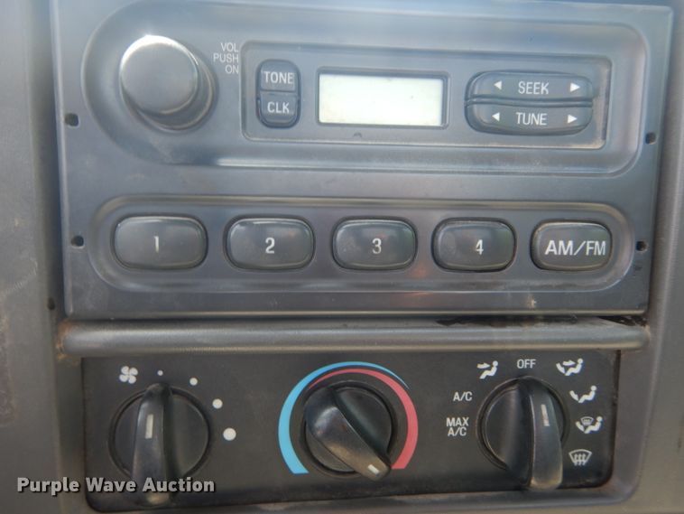 image for item GV9118 2004 Ford F550 Super Duty XL  utility truck