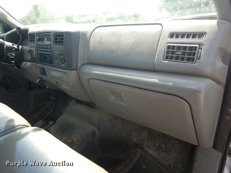 image for item GV9118 2004 Ford F550 Super Duty XL  utility truck