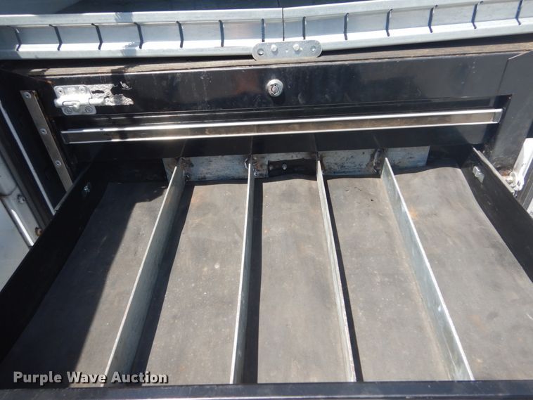 image for item GV9118 2004 Ford F550 Super Duty XL  utility truck