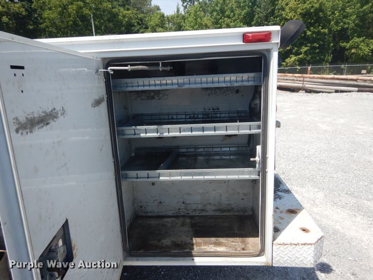 image for item GV9118 2004 Ford F550 Super Duty XL  utility truck