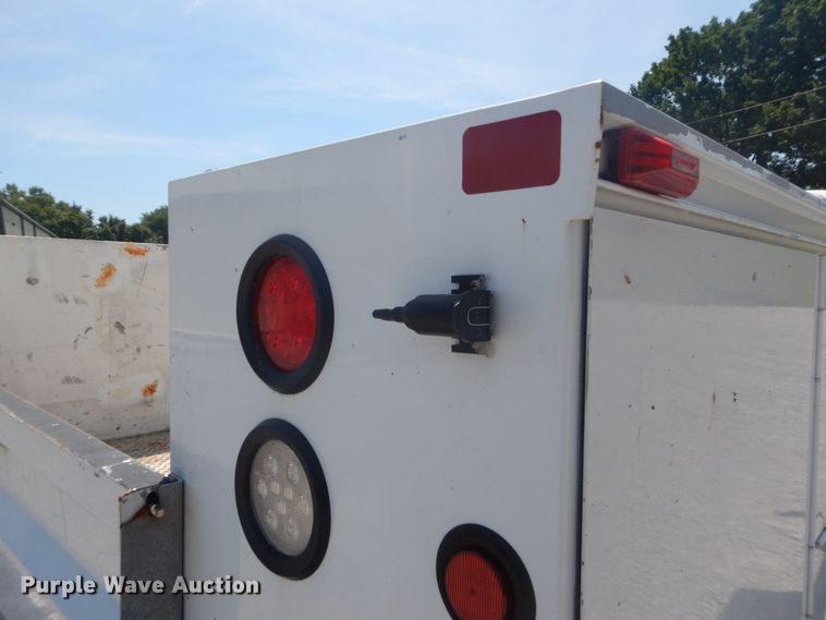 image for item GV9118 2004 Ford F550 Super Duty XL  utility truck