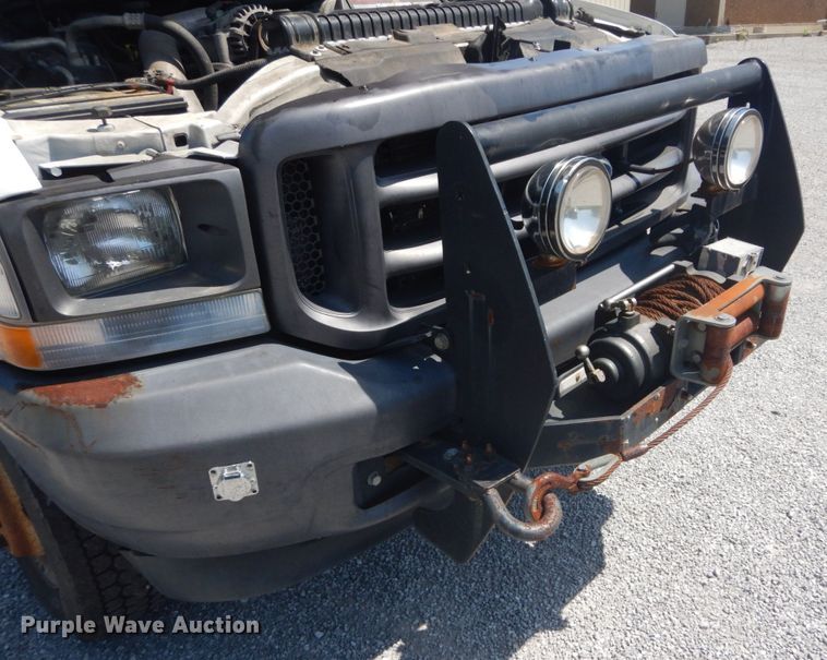 image for item GV9118 2004 Ford F550 Super Duty XL  utility truck