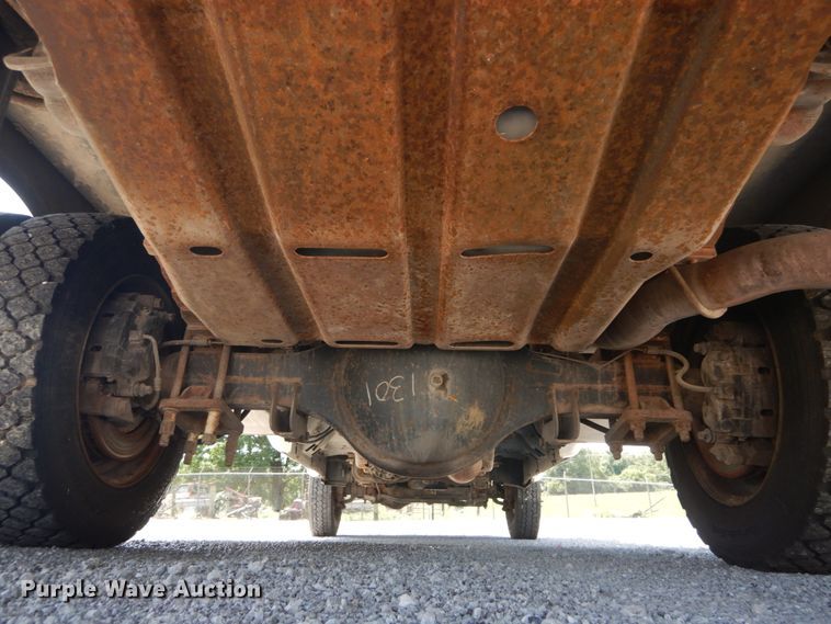 image for item GV9118 2004 Ford F550 Super Duty XL  utility truck