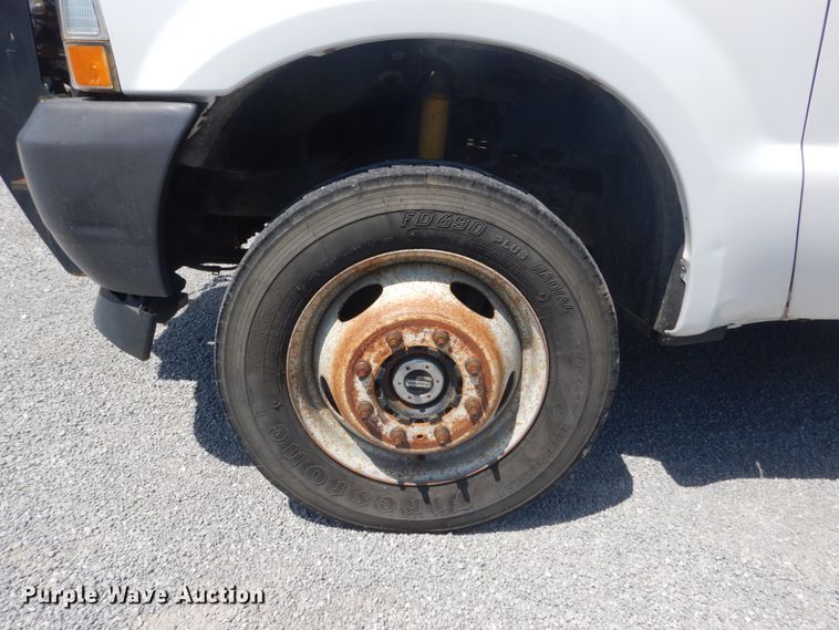 image for item GV9118 2004 Ford F550 Super Duty XL  utility truck