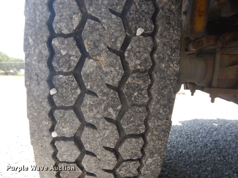 image for item GV9118 2004 Ford F550 Super Duty XL  utility truck