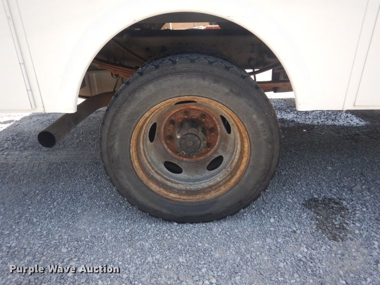 image for item GV9118 2004 Ford F550 Super Duty XL  utility truck