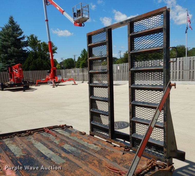 image for item GV9175 2015 Lucon equipment trailer