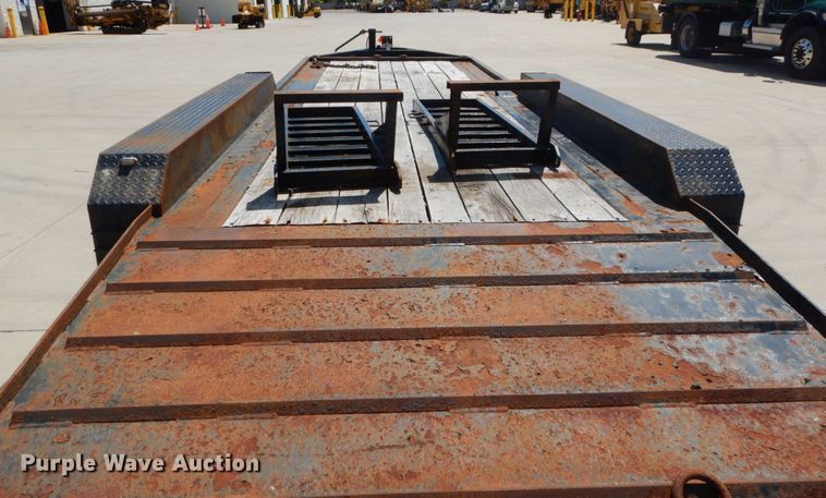 image for item GV9177 2016 Lucon equipment trailer