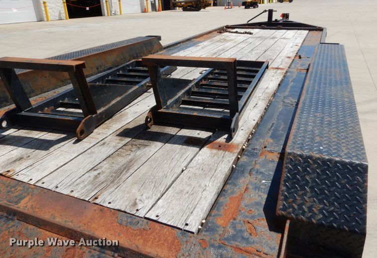 image for item GV9177 2016 Lucon equipment trailer