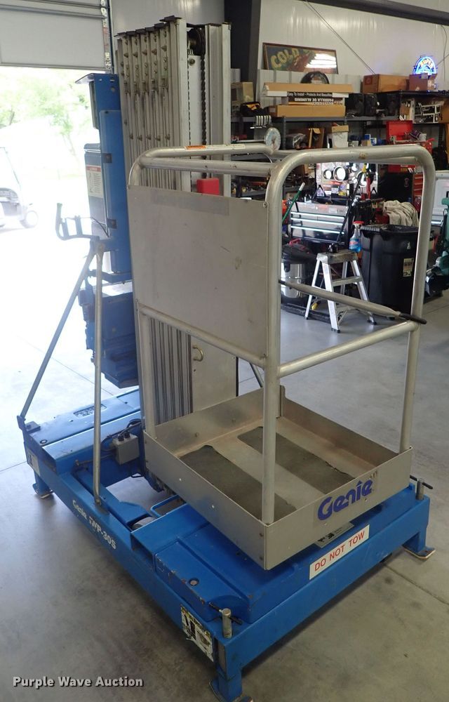 image for item GV9598 2001 Genie IWP-30S  vertical lift