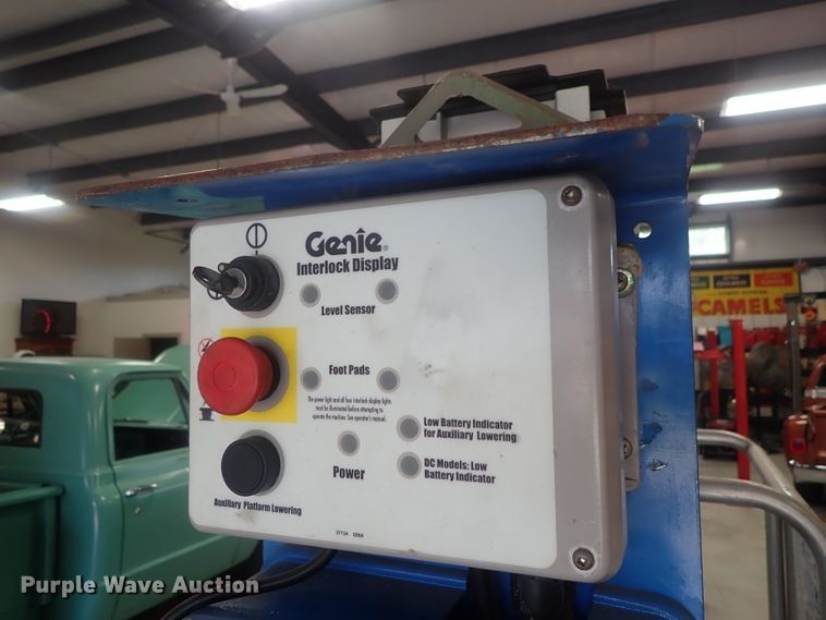 image for item GV9598 2001 Genie IWP-30S  vertical lift